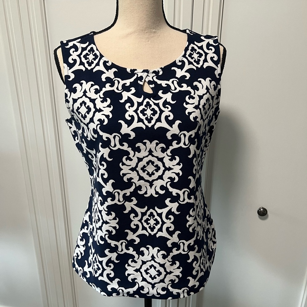 SOLD…NWOT…Talbots Navy and White Damask Design Sleeveless Keyhole Fitted Top